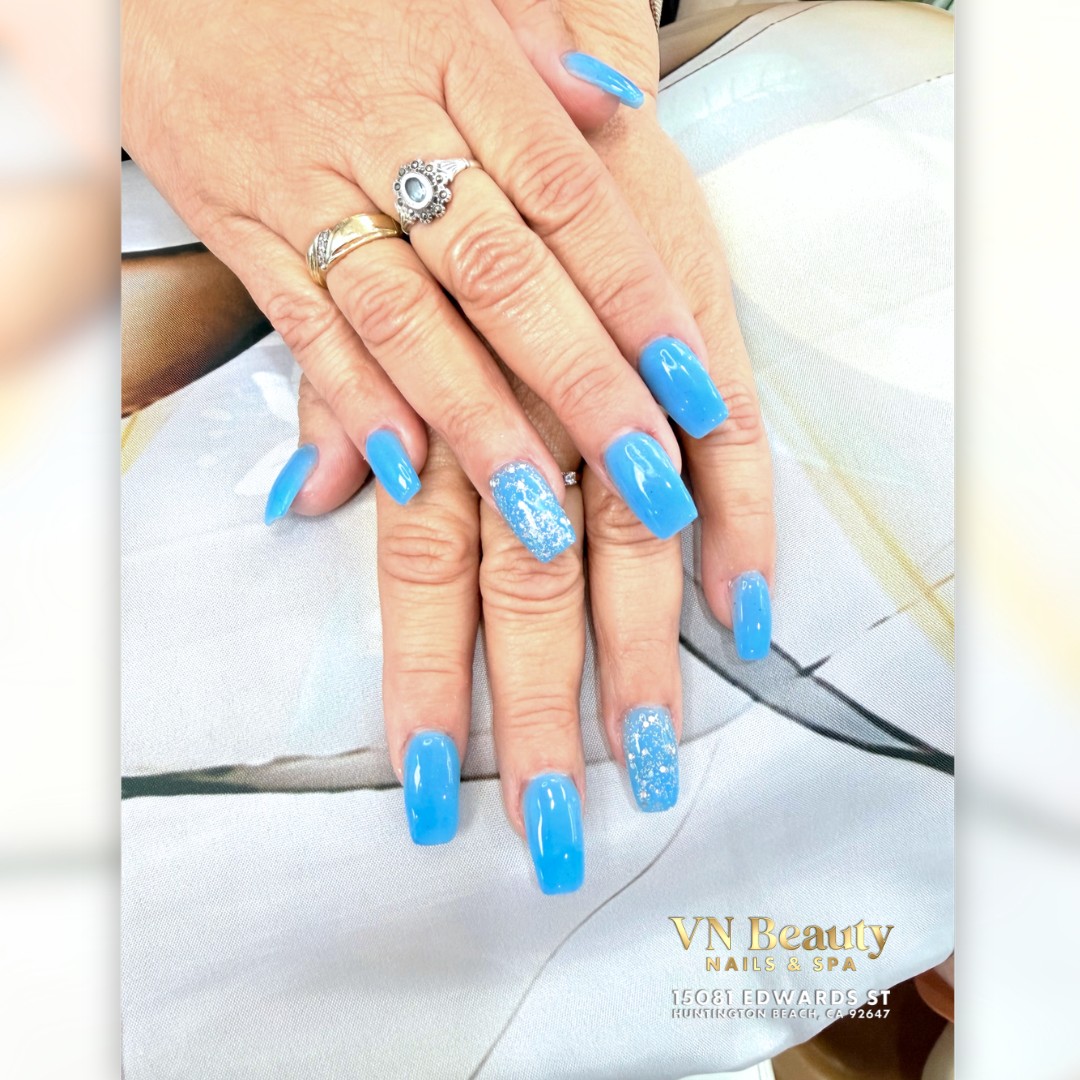 Trending July Nail Ideas